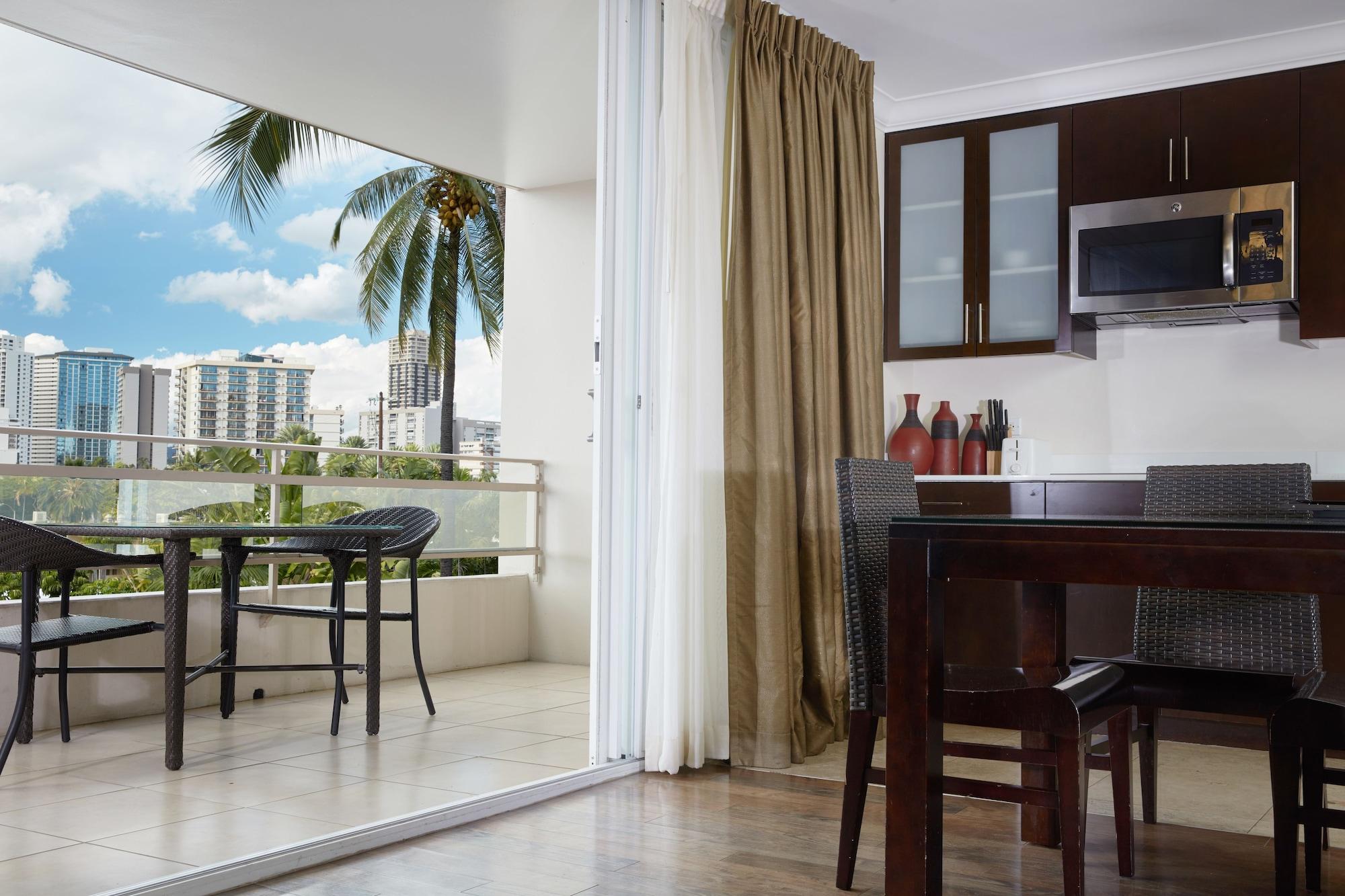 Regency On Beachwalk Waikiki By Outrigger Honolulu Exterior photo