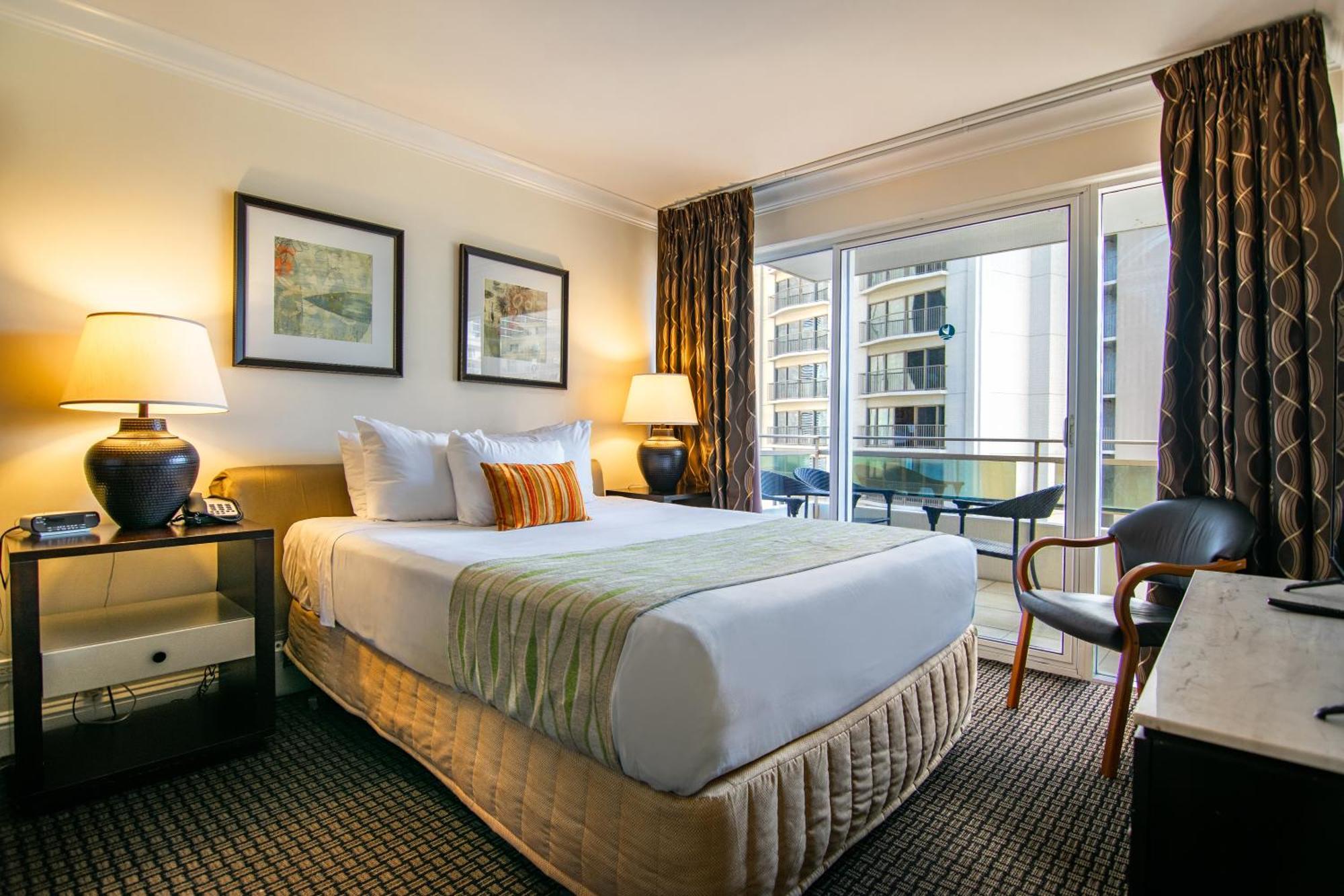 Regency On Beachwalk Waikiki By Outrigger Honolulu Room photo
