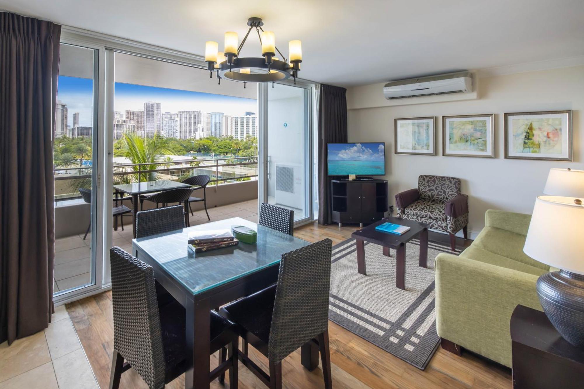 Regency On Beachwalk Waikiki By Outrigger Honolulu Room photo
