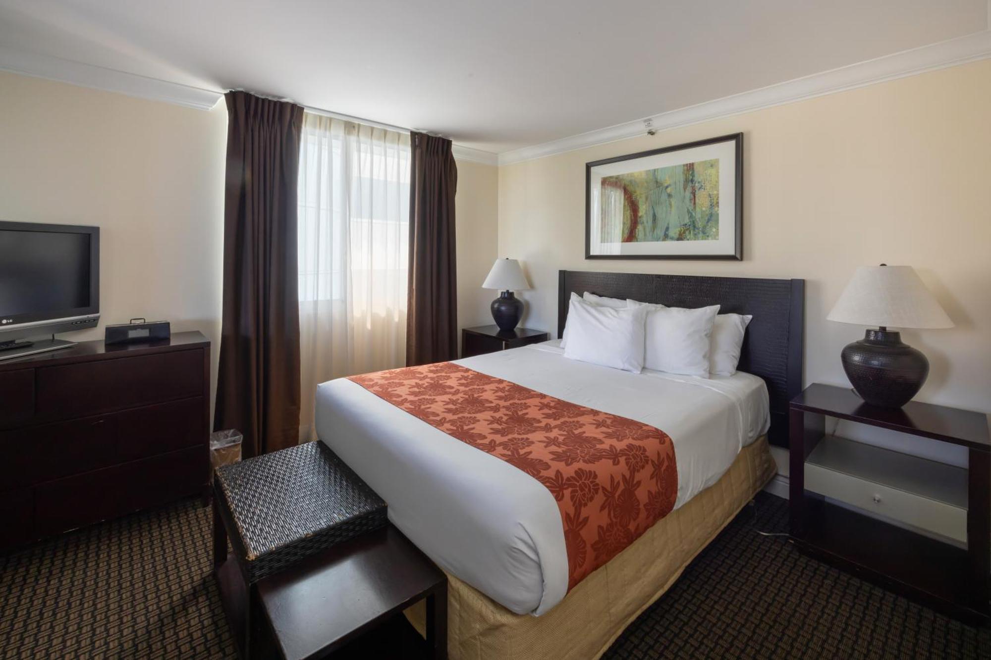 Regency On Beachwalk Waikiki By Outrigger Honolulu Room photo