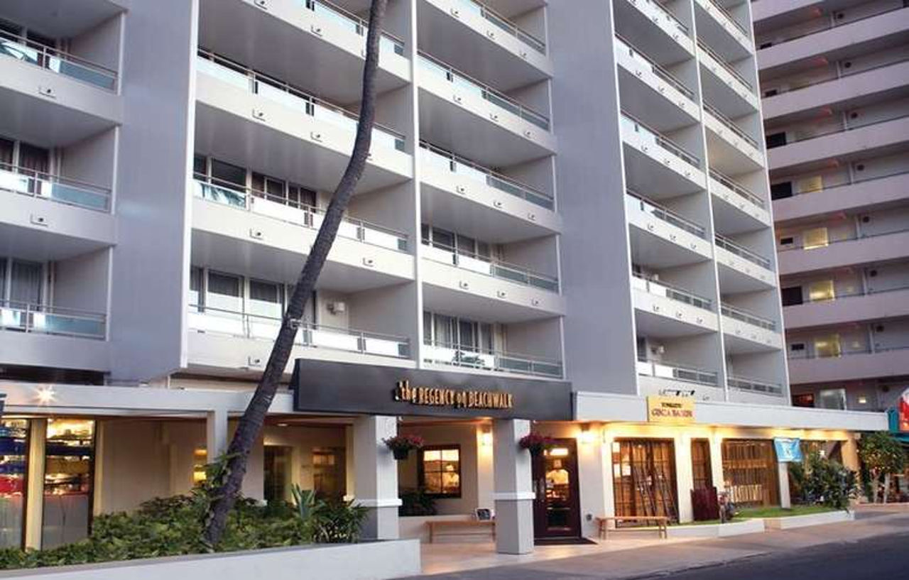 Regency On Beachwalk Waikiki By Outrigger Honolulu Exterior photo